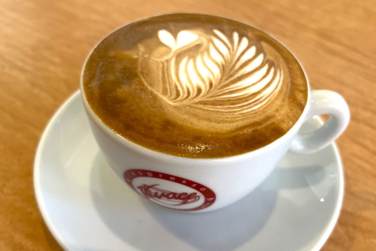カフェエリオットアベニュー１番人気のカフェラテ